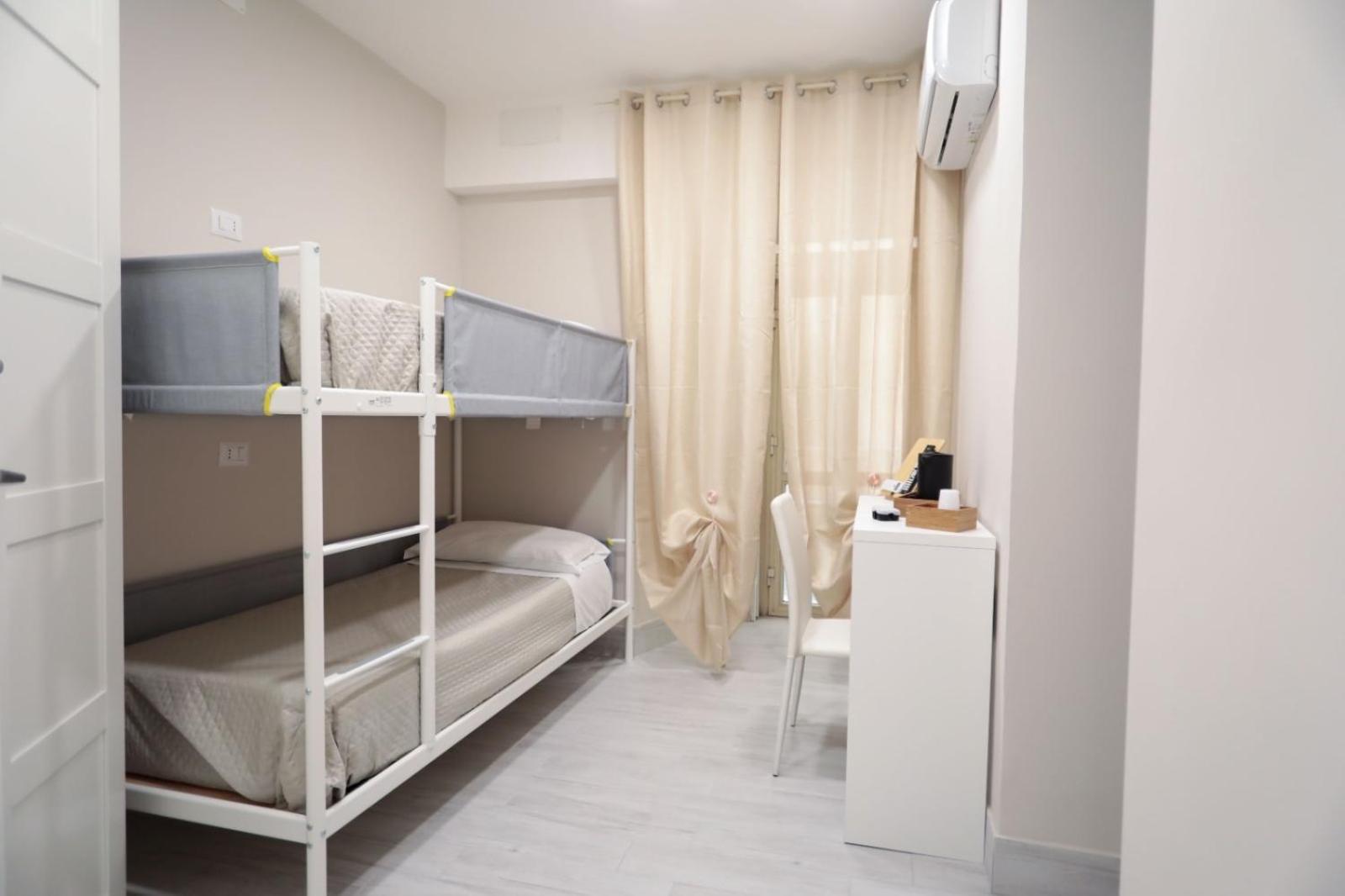 Residenza Esposito Economy Rooms Nápoles Exterior foto